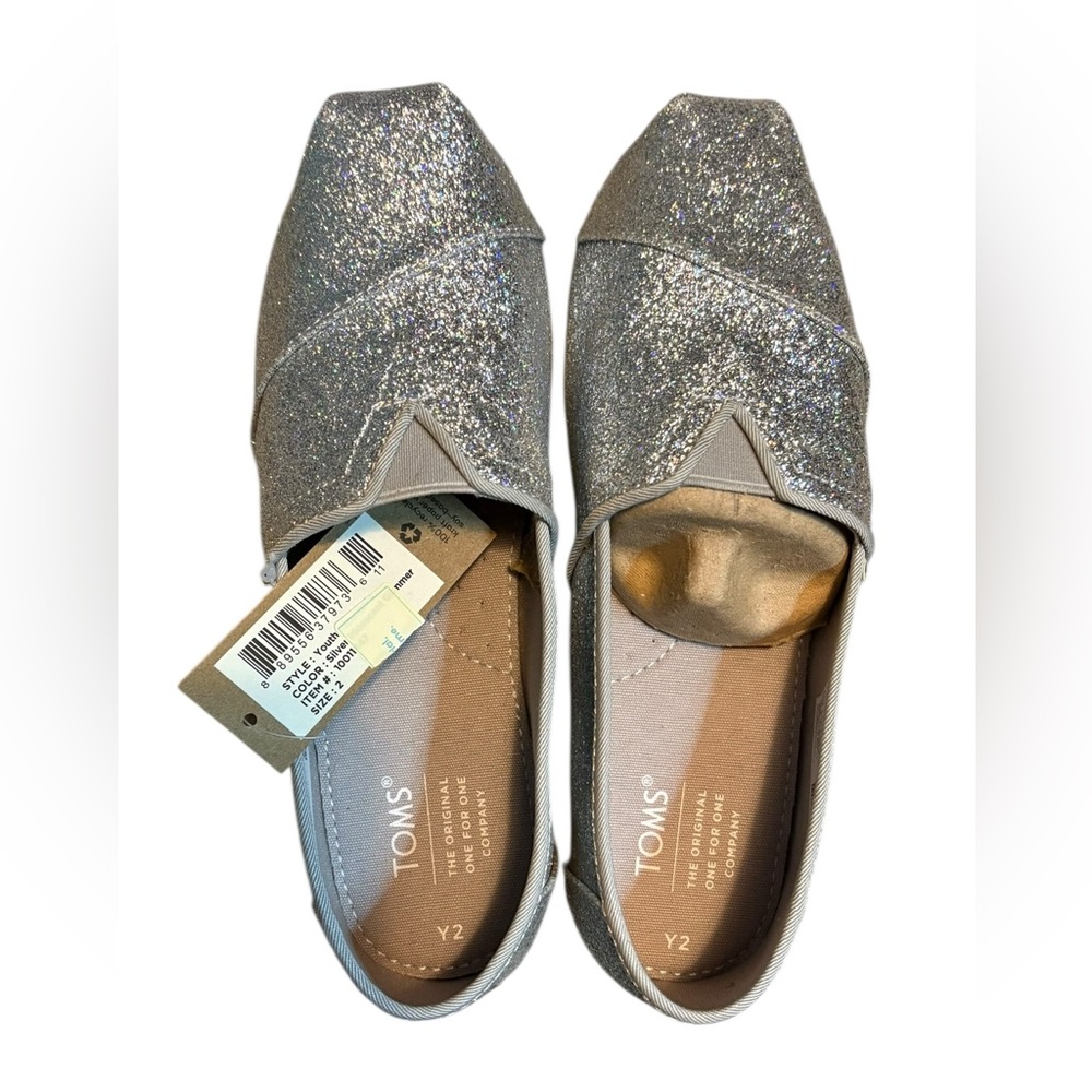 TOMS Youth Silver Glitter Loafers Size Y2 NWT Sparkle Flats Party Shoes